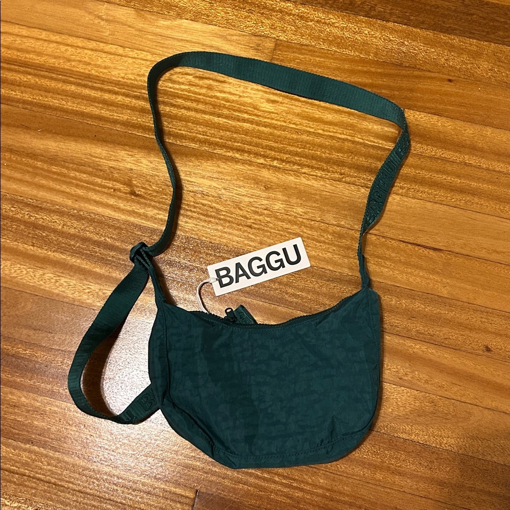 NWT Baggu Small Crescent Bag - Cypress